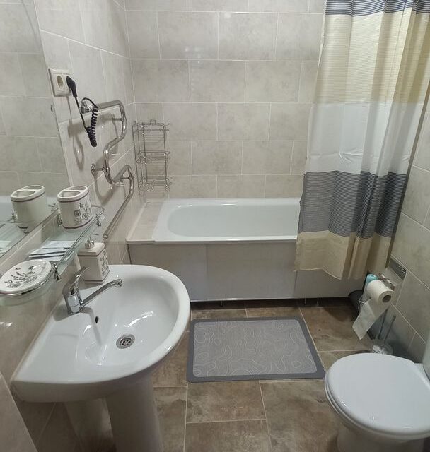 Ванная номера в коттедже