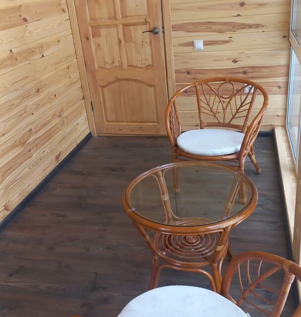 Закрытая терраса номера в коттедже 